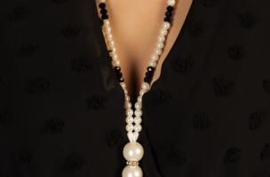 Elegantní náhrdelník s imitací perel Cartaya, bílá