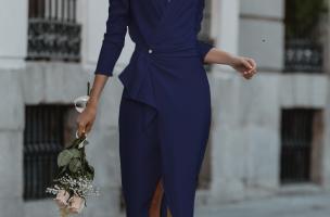 Elegantní midi šaty s 3/4 rukávy Brynlee, tmavě modré