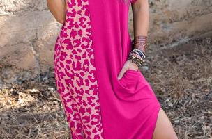 Elegantní maxi šaty s leopardím potiskem, růžové