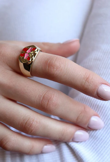 Elegantní prsten, červená barva