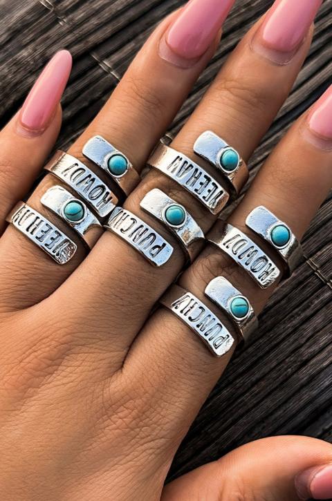 Sada prstenů stříbrné barvy