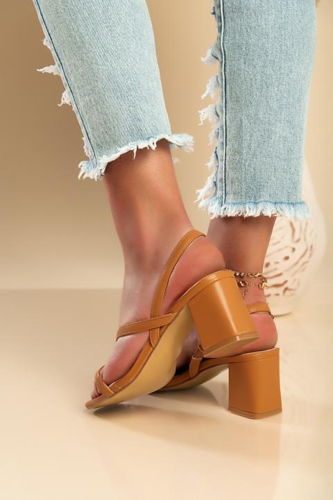 Sandály na hranatém podpatku, velbloudí barva